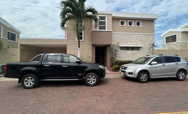 Oportunidad Vendo villa totalmente equipada en San Sebastián