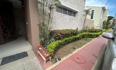 Oportunidad Vendo villa totalmente equipada en San Sebastián