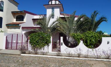 Casa en Zona Residencial en Rincon de Guayabitos