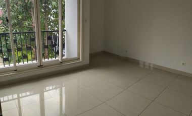Disewakan Rumah Cluster Ruby Pondok Hijau Golf Gading Serpong Tangerang Murah Bagus Siap Huni Lokasi Nyaman Strategis