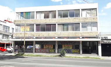 Edificio en Venta sobre Av. Hidalgo esquina calle Frías, Ideal para Hostal o Departamentos
