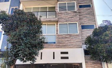 Departamento nuevo, con 3 recamaras, 2 estacionamientos, cerca vias de comunicacion