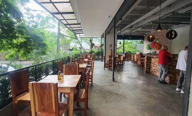 VENDO LOCAL COMERCIAL 110 METROS CONSTRUIDOS ESQUINA, EN CABAÑAS AMAZONIA,