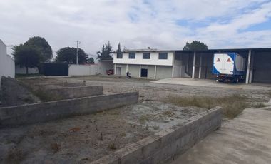 ¡Oportunidad en Calderón! Propiedad con oficinas y bodegas, ideal para Fábricas, Talleres, Empresa o Proyectos Educativos 🏢