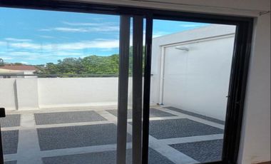 4BR MODERN HOUSE FOR LEASE. MERVILLE, PARANAQUE CITY