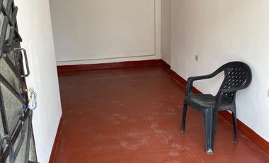 VENDO CASA DE 3 PISOS JIRON AGUA MARINA MZ I LOTE 33 SAN JUAN DE LURIGANCHO