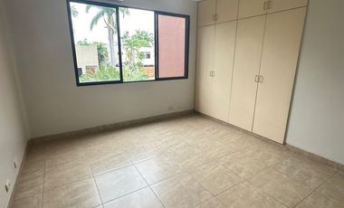 Casa de alquiler en primeros Kms Vía Samborondón