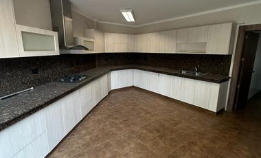 Casa de alquiler en primeros Kms Vía Samborondón