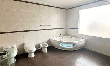 Casa de alquiler en primeros Kms Vía Samborondón