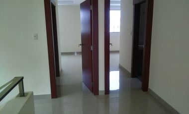 Casa de venta en la Urbanización Condado de Vicolinci, 3 dormitorios.