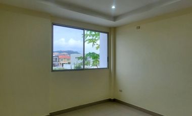 Casa de venta en la Urbanización Condado de Vicolinci, 3 dormitorios.