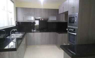 Casa de venta en la Urbanización Condado de Vicolinci, 3 dormitorios.