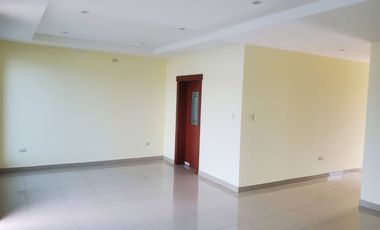 Casa de venta en la Urbanización Condado de Vicolinci, 3 dormitorios.