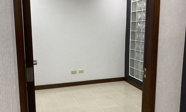 RFO 50 sqm Office For Rent, 1  Block to Greenbelt Legaspi Village Makati PHP 53,140