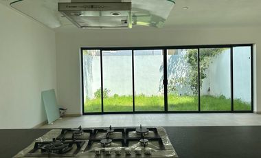 Casa nueva en venta en Sendero las Moras, para estrenar! con Casa Club