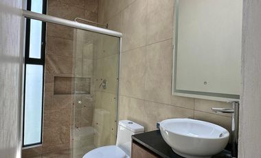 Casa nueva en venta en Sendero las Moras, para estrenar! con Casa Club
