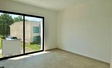 Casa nueva en venta en Sendero las Moras, para estrenar! con Casa Club