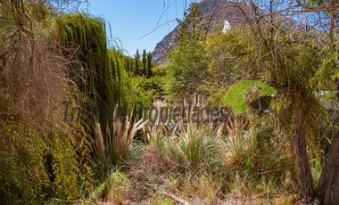 Venta de sitio urbano con casa en Huanta, orilla de carretera y río. Valle del Elqui. $47 millones
