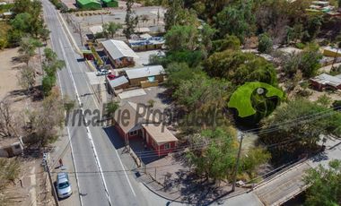 Venta de sitio urbano con casa en Huanta, orilla de carretera y río. Valle del Elqui. $47 millones