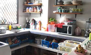 venta de casa con locales comerciales y departamentos