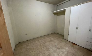 En Venta Casa de 5 Dormitorios en Letamendi Entre Av Quito y Av Machala