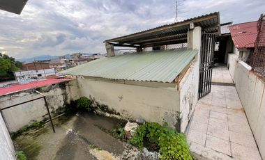 En Venta Casa de 5 Dormitorios en Letamendi Entre Av Quito y Av Machala