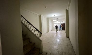 En Venta Casa de 5 Dormitorios en Letamendi Entre Av Quito y Av Machala