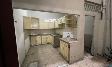 En Venta Casa de 5 Dormitorios en Letamendi Entre Av Quito y Av Machala