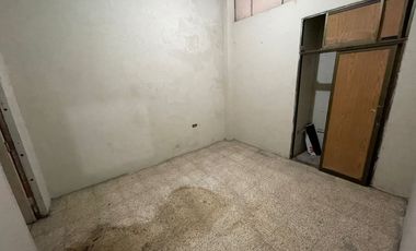 En Venta Casa de 5 Dormitorios en Letamendi Entre Av Quito y Av Machala
