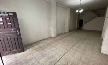 En Venta Casa de 5 Dormitorios en Letamendi Entre Av Quito y Av Machala