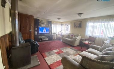 Casa 2 Departamentos con Entrada Independiente y Estacionamiento Cada Uno, Santa Elena de Maipo