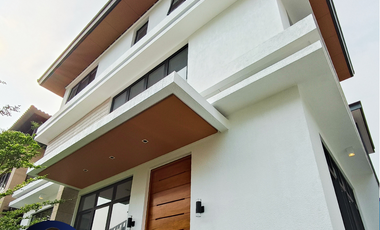Brand New House in McKinley West Village at 518 SQM Floor Area, 3 Storey 3 Bedroom with Car Garage For Lease