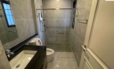 A Beautiful brand-new 5 Bedrooms 6 Bathrooms Single House for rent & for sale at the palazzo Srinakarin
