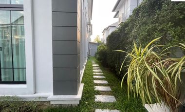 A Beautiful brand-new 5 Bedrooms 6 Bathrooms Single House for rent & for sale at the palazzo Srinakarin