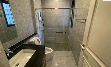 A Beautiful brand-new 5 Bedrooms 6 Bathrooms Single House for rent & for sale at the palazzo Srinakarin