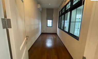 A Beautiful brand-new 5 Bedrooms 6 Bathrooms Single House for rent & for sale at the palazzo Srinakarin