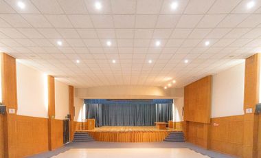 Edificio en renta, ideal para escuelas, universidades u oficinas