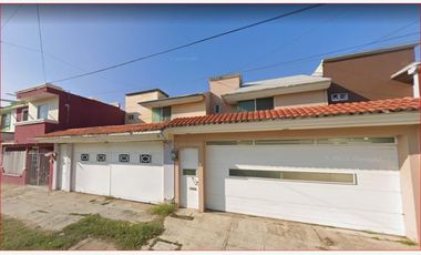 EV VENTA DE CASA EN AV. LAZARO CARDENAS COATZACOALCOS VERACRUZ