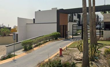 Aproveche Oportunidad de Remate Bancario en Valle del Sereno, Fracc. Las Nubes. Col. Real del  Valle Santa Catarina-Nuevo León