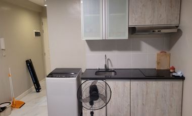 MONARCH17XXB: For Rent Fully Furnished 1BR with Balcony in Monarch Parksuites Parañaque