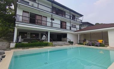 Anvaya Cove, Morong Bataan - 3-storey House for sale