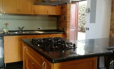 SE VENDE - CASA CLUB SAN JACINTO - 750M2
