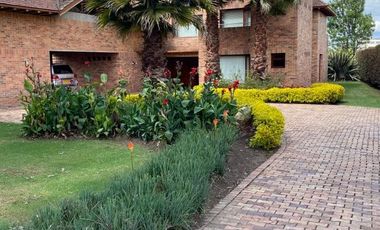 SE VENDE - CASA CLUB SAN JACINTO - 750M2
