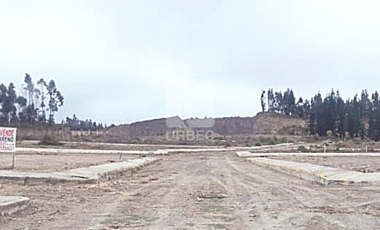 VENTA - TERRENOS LOTIZADOS  DE VENTA EN EL SECTOR NORTE EN LA CIUDAD DE RIOBAMBA  POR LA AV. REPUBLICA/20URB021