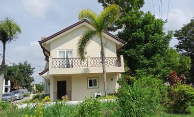 House & Lot with golf course view For RENT in Silang few minutes to Tagaytay