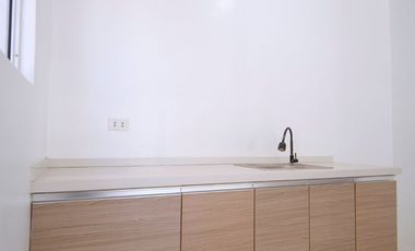 Diamond Heights 3 Bedrooms House for Long Term Lease