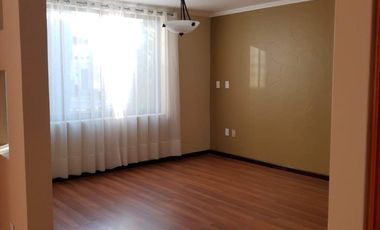 Venta de Casa en Esquina en Sendero de los Pinos – Espaciosa y Moderna