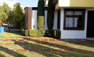 Venta de Casa en Esquina en Sendero de los Pinos – Espaciosa y Moderna