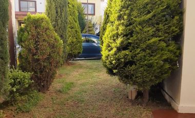 Venta de Casa en Esquina en Sendero de los Pinos – Espaciosa y Moderna