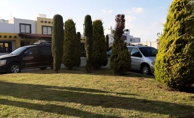 Venta de Casa en Esquina en Sendero de los Pinos – Espaciosa y Moderna